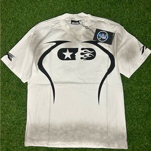 HELLSTAR TEE 🌟‼️
brand new with tags and original packaging!!